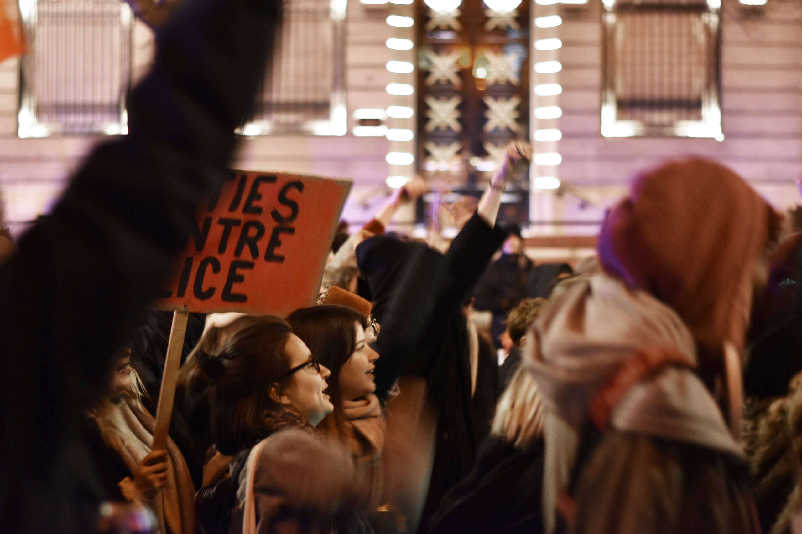 Féministes fortes et fières (et en colère) par Justine Grespan