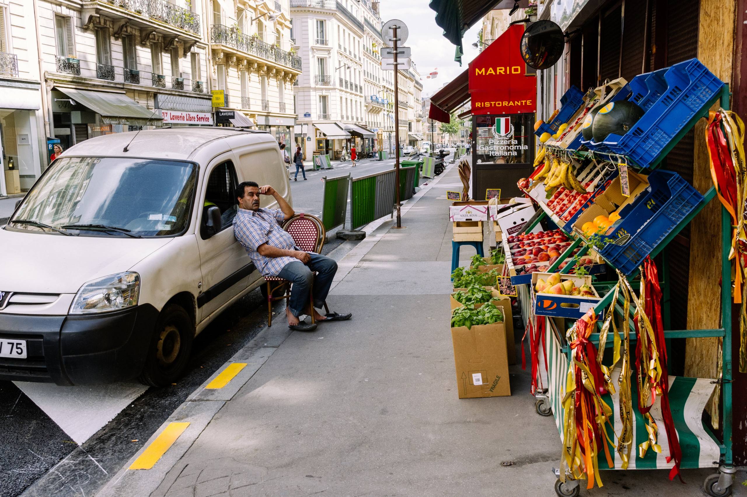 attendre, nonchalamment par Pierre Montant