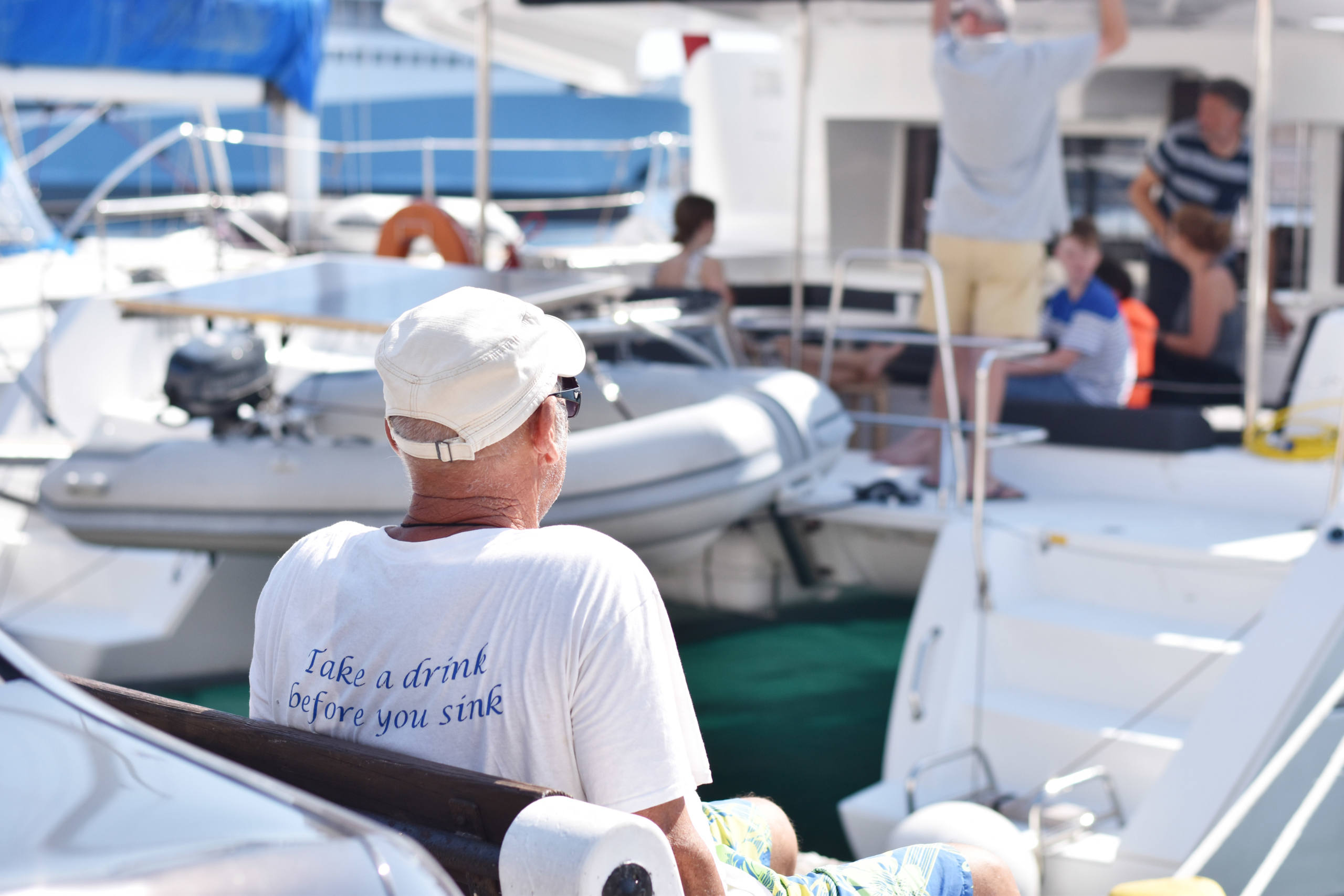 Un dimanche au port de Kea par Justine Grespan