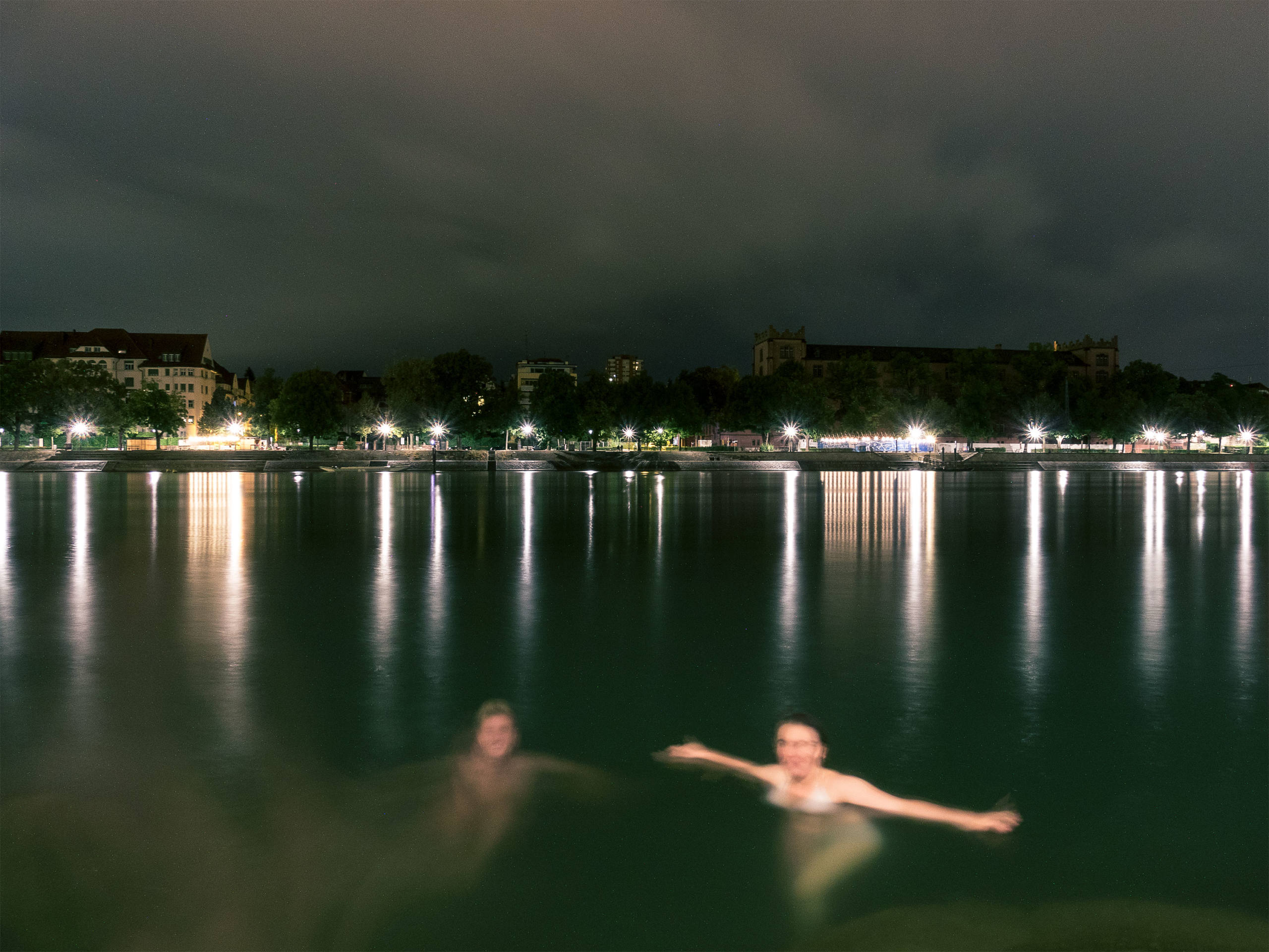 Poissons dans le Rhin par Basil Huwyler