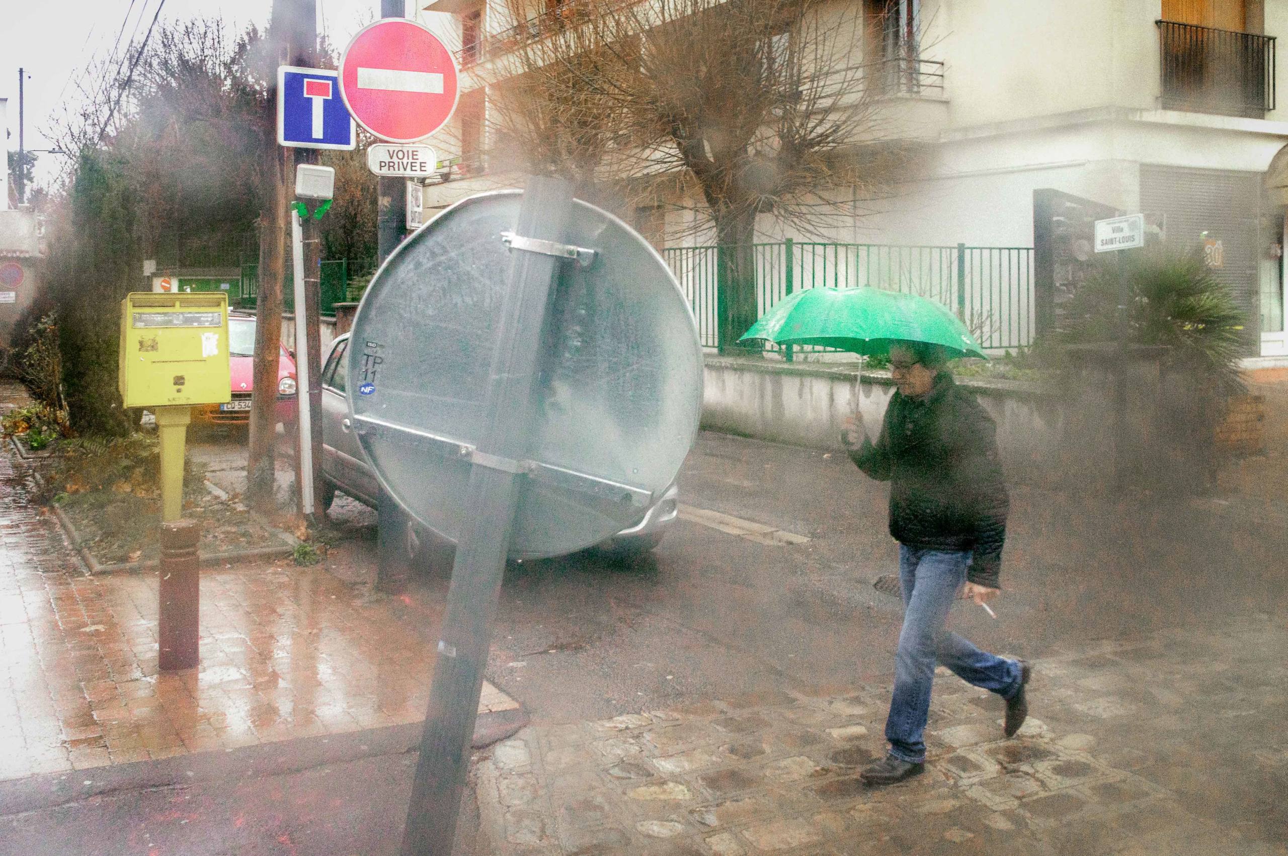 dans la pluie par Pierre Montant