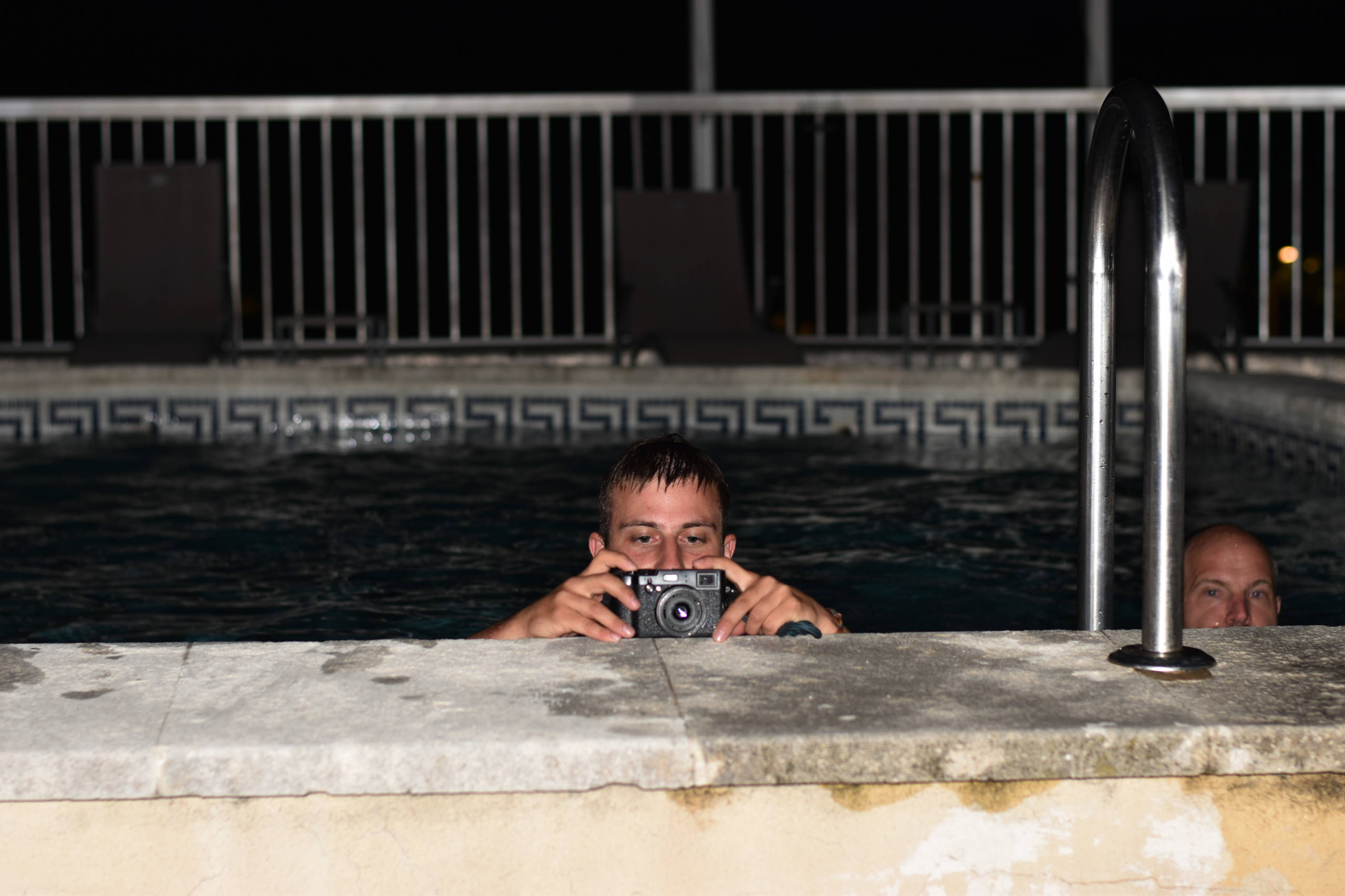 Paparazzo dans l’eau par Justine Grespan