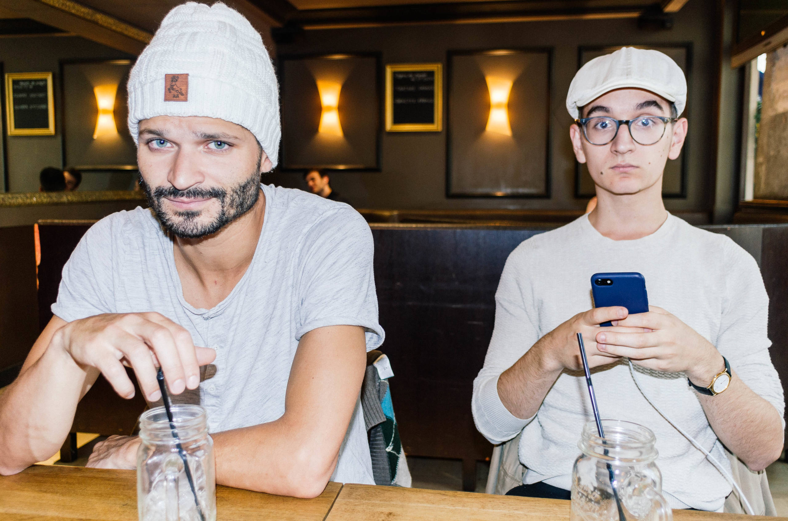 bonnet blanc & blanche casquette par Pierre Montant