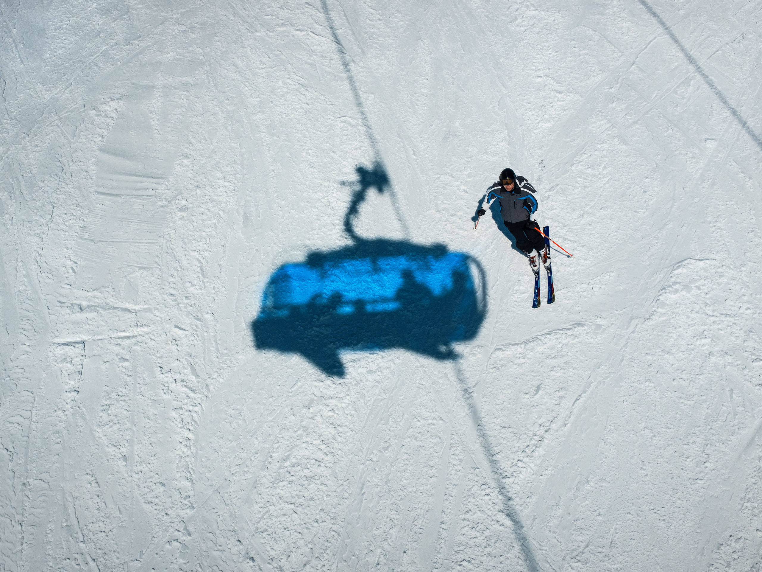 Slalom aérien par Basil Huwyler