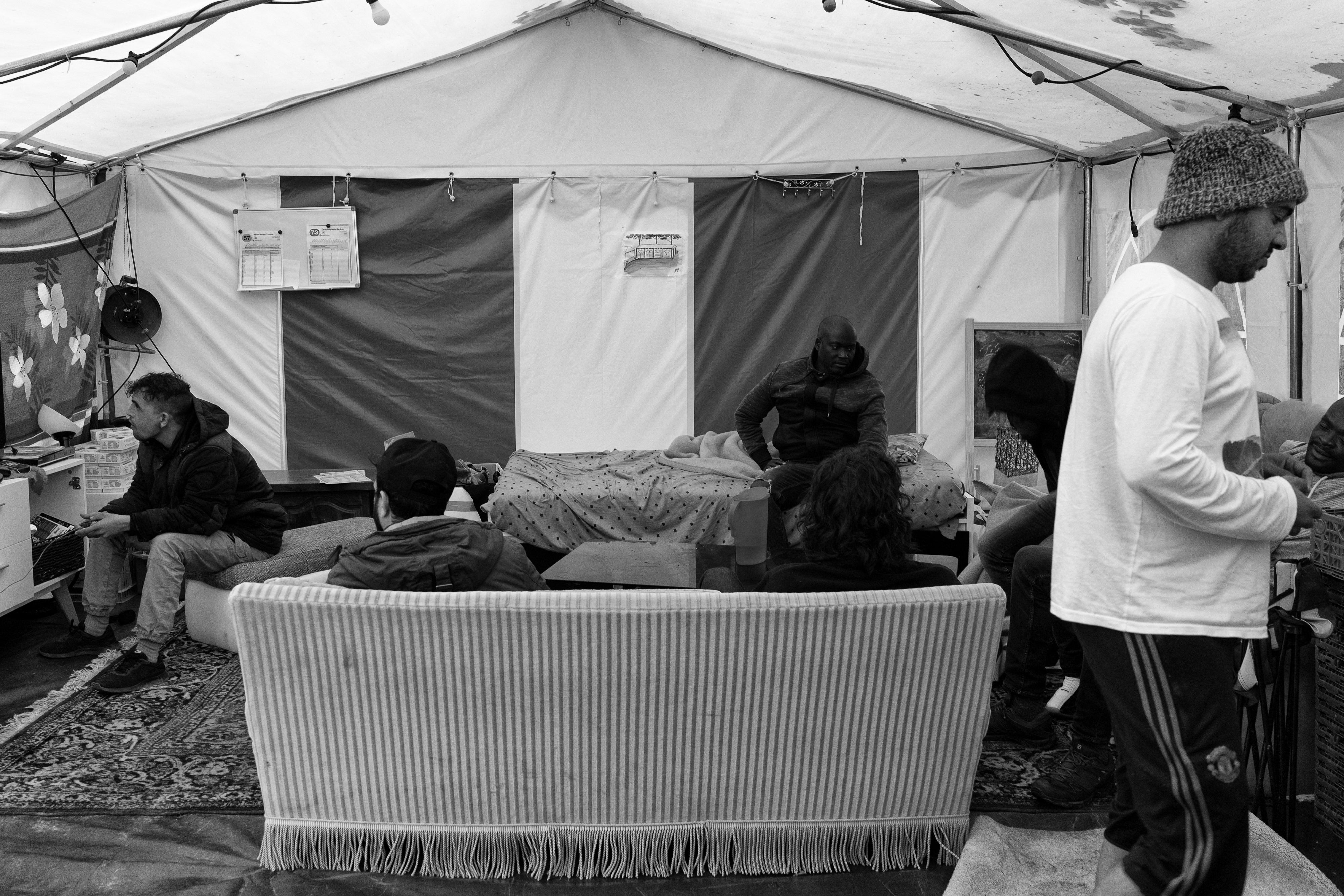 CAMP’IN (Hébergement d’urgence) par Aurélien Fontanet