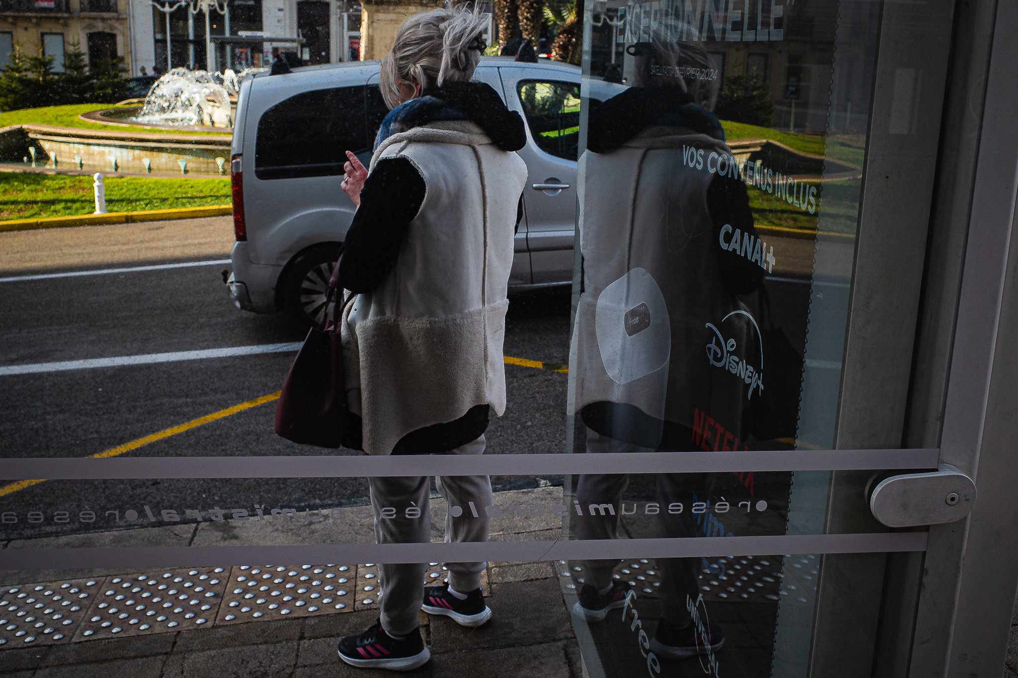 Bus stop par Gérard Dubois