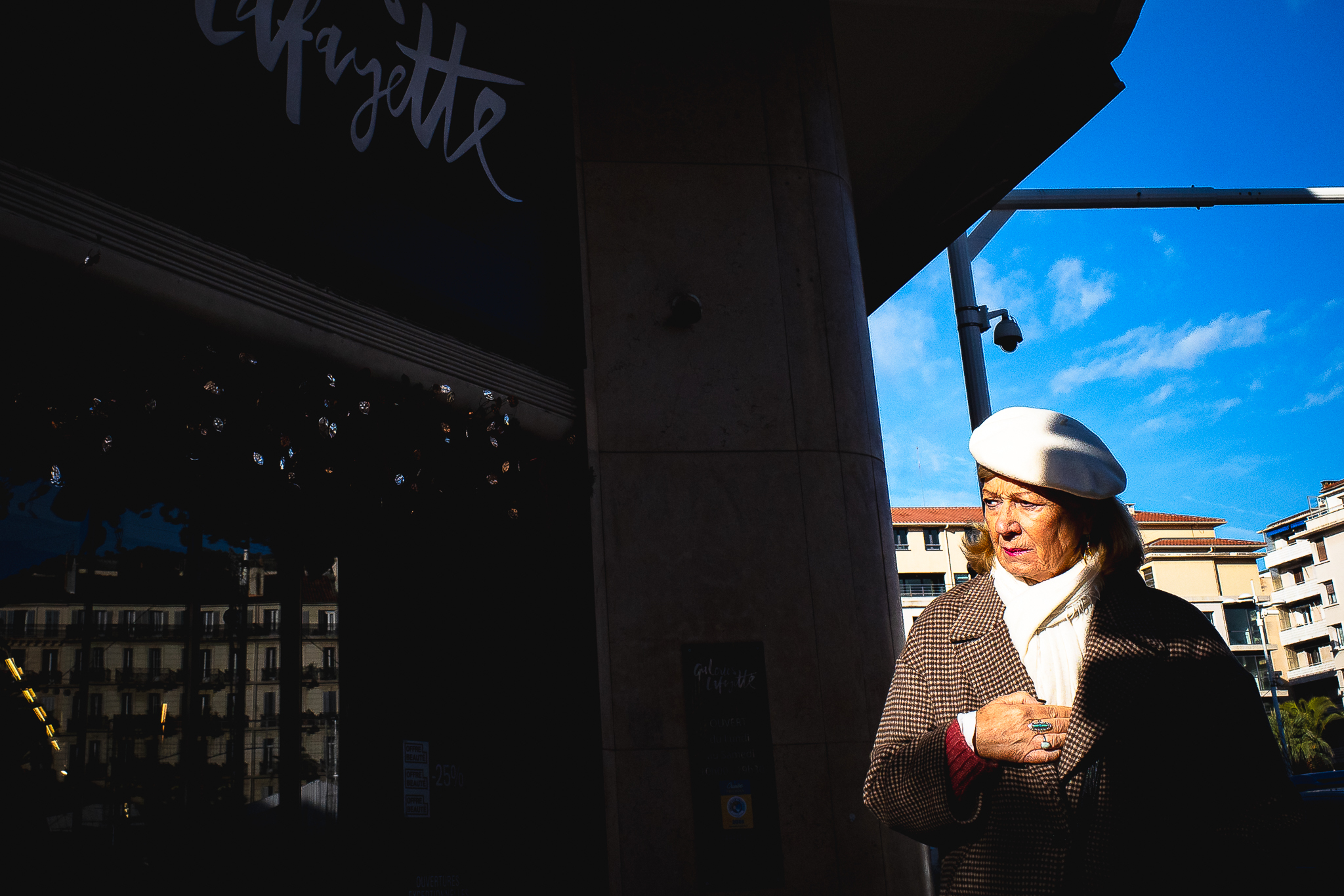 Into the light par Gérard Dubois