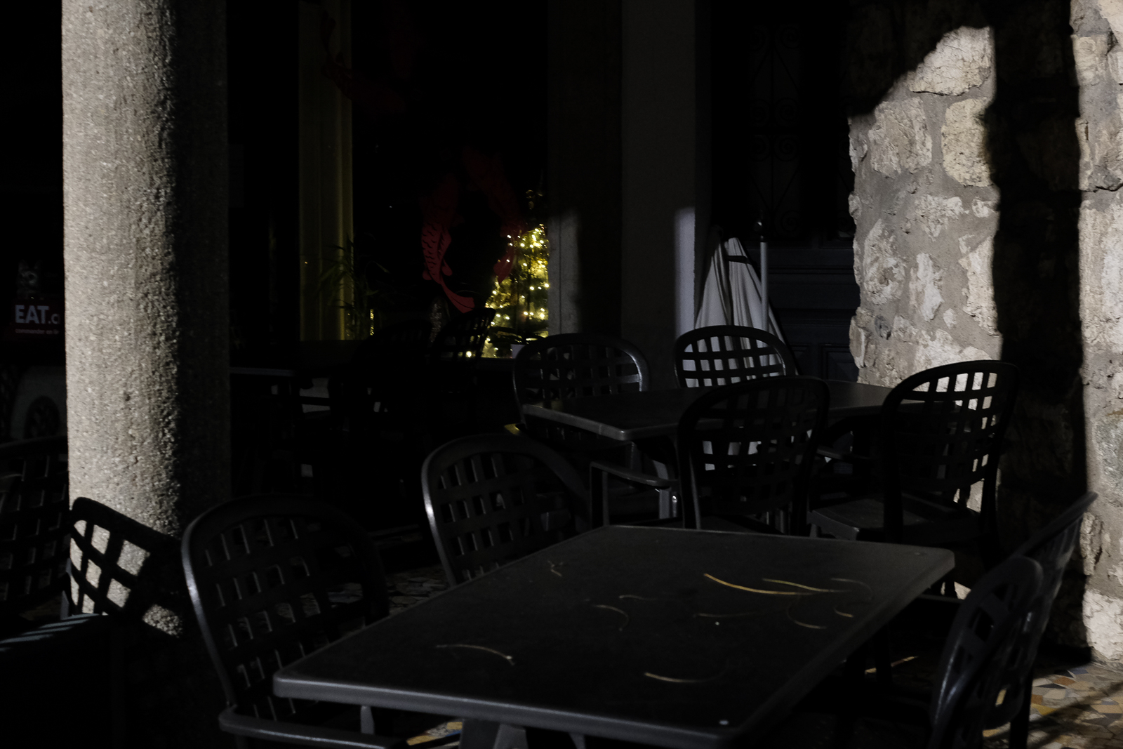 Le sapin se tape l&rsquo;incrust&rsquo; (photojournala__e 2481) par Anne Wyrsch