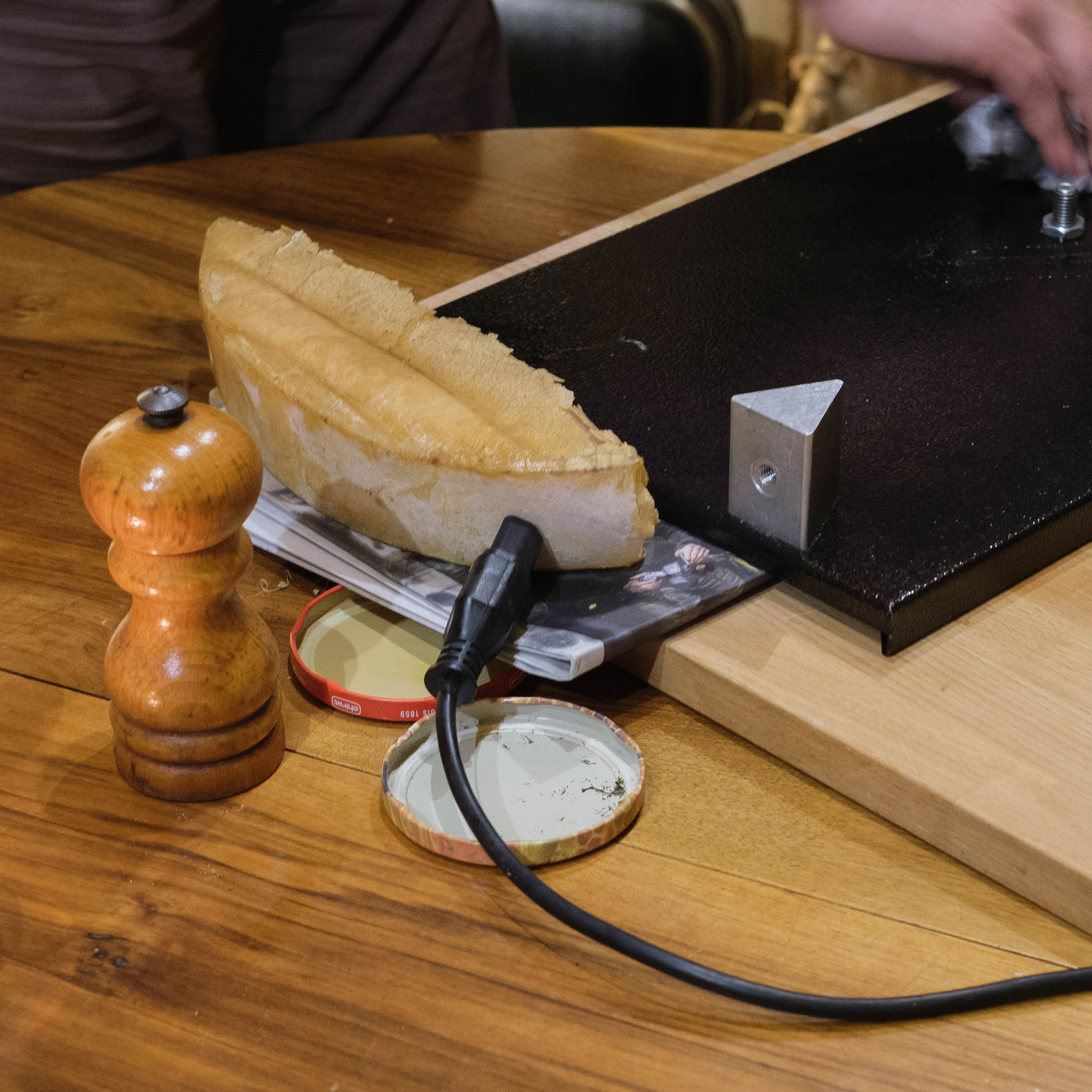 Raclettélectrique (photojournala__e 2500) par Anne Wyrsch