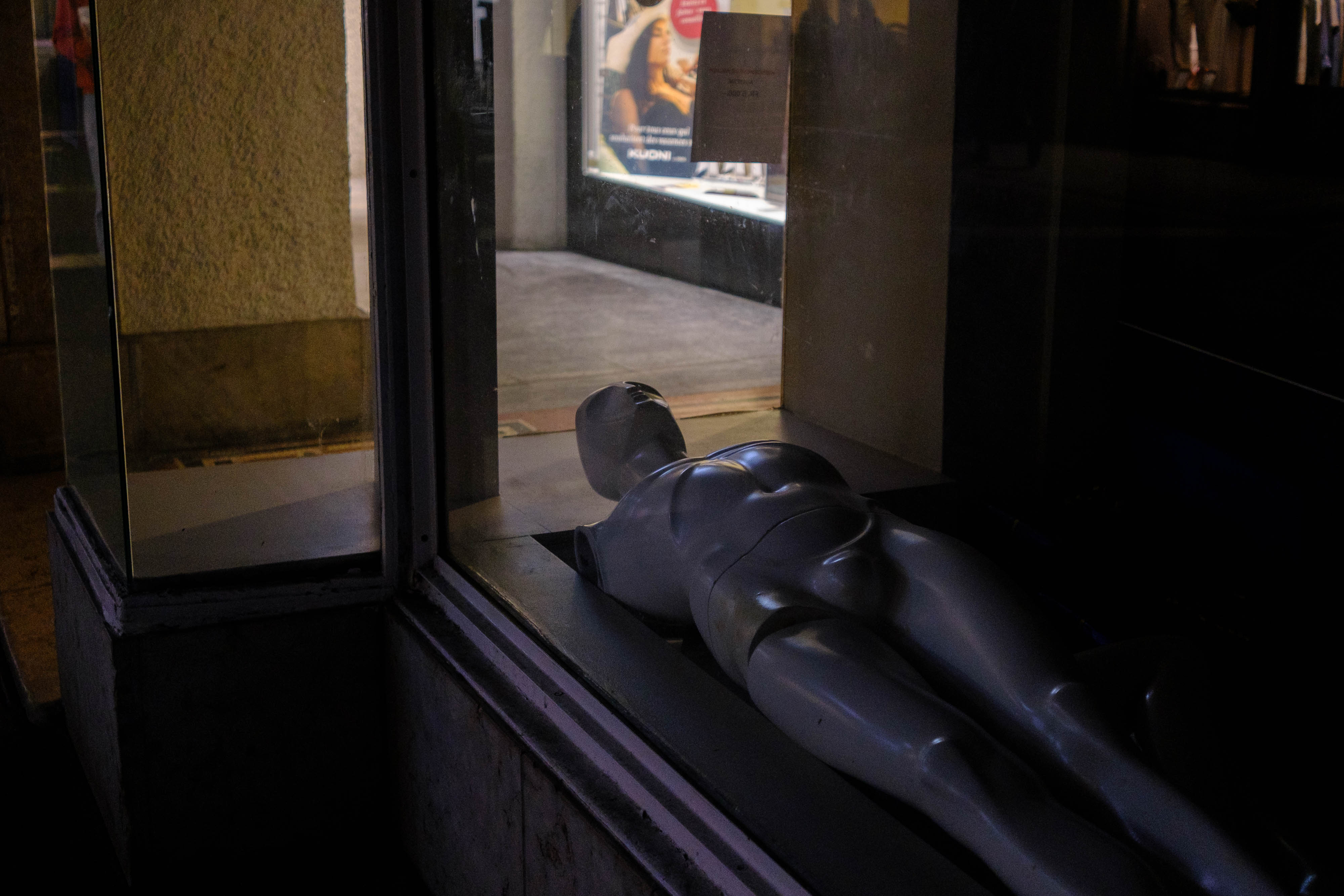 Dead shopping man (photojournala__e 2531) par Anne Wyrsch