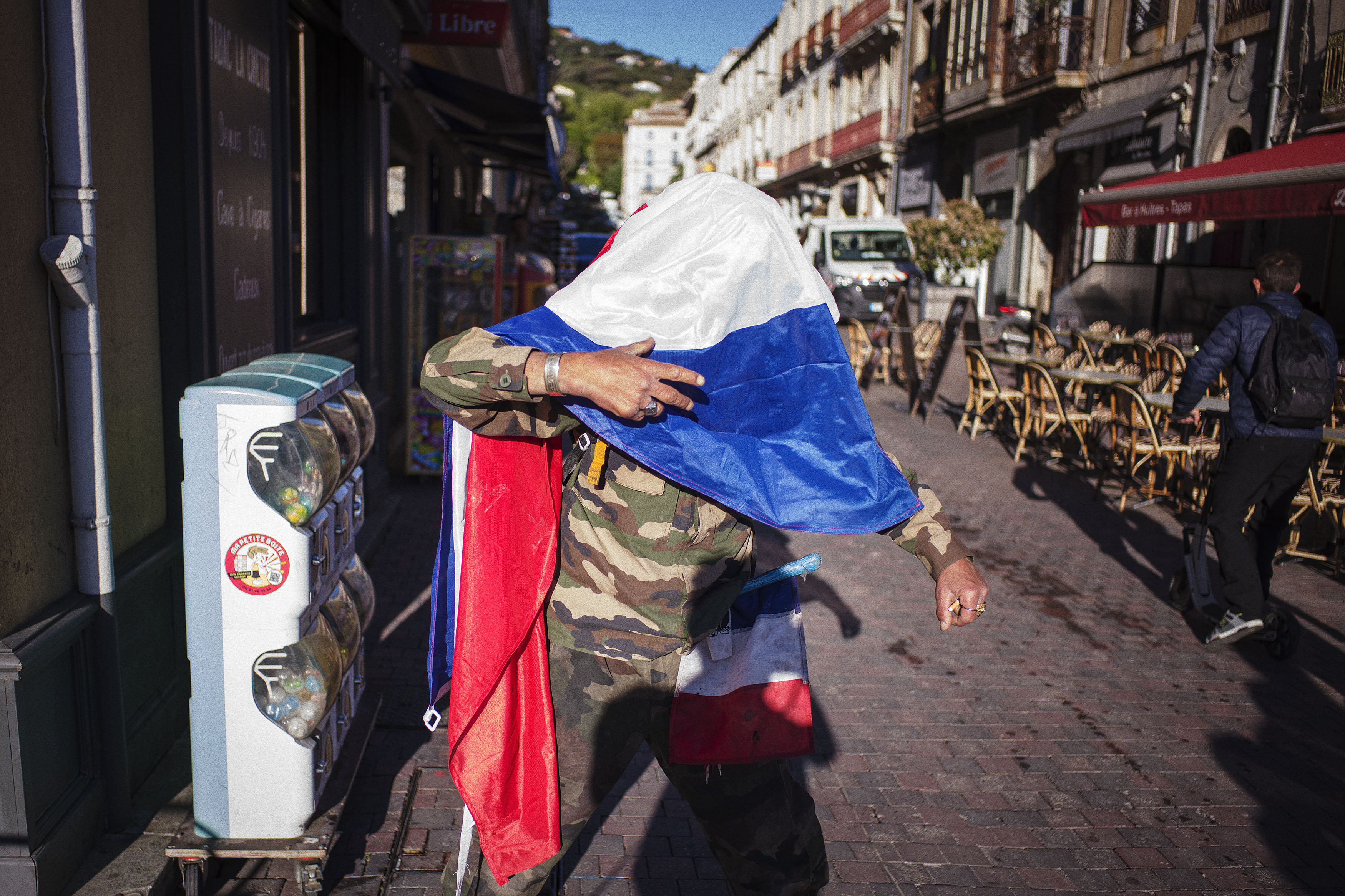 #noname 2594 par Pascal Kempenar