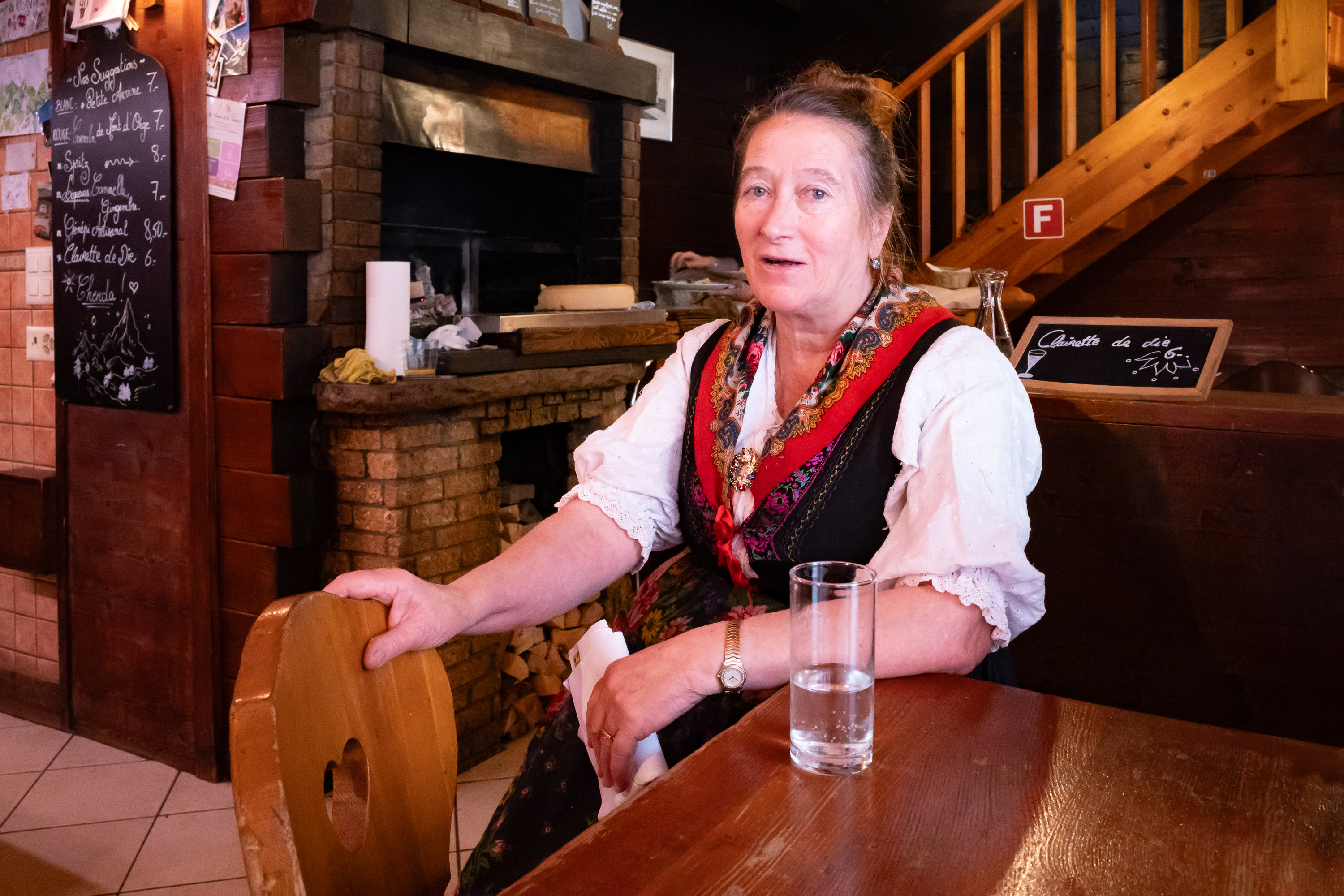 Raymonde, chez qui… par Francis Traunig