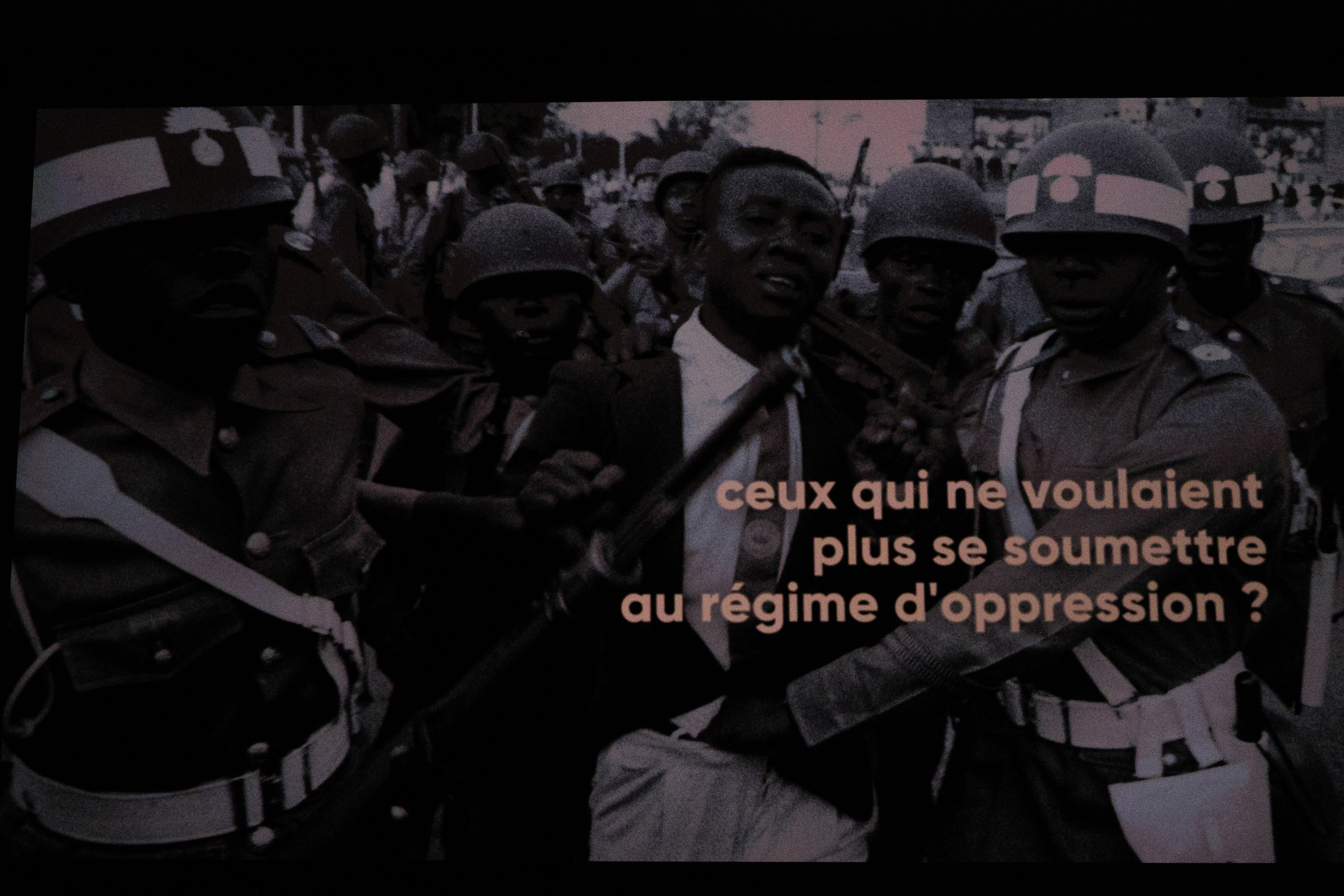 Soundtrack to a coup d&rsquo;état (photojournala__e 2580) par Anne Wyrsch