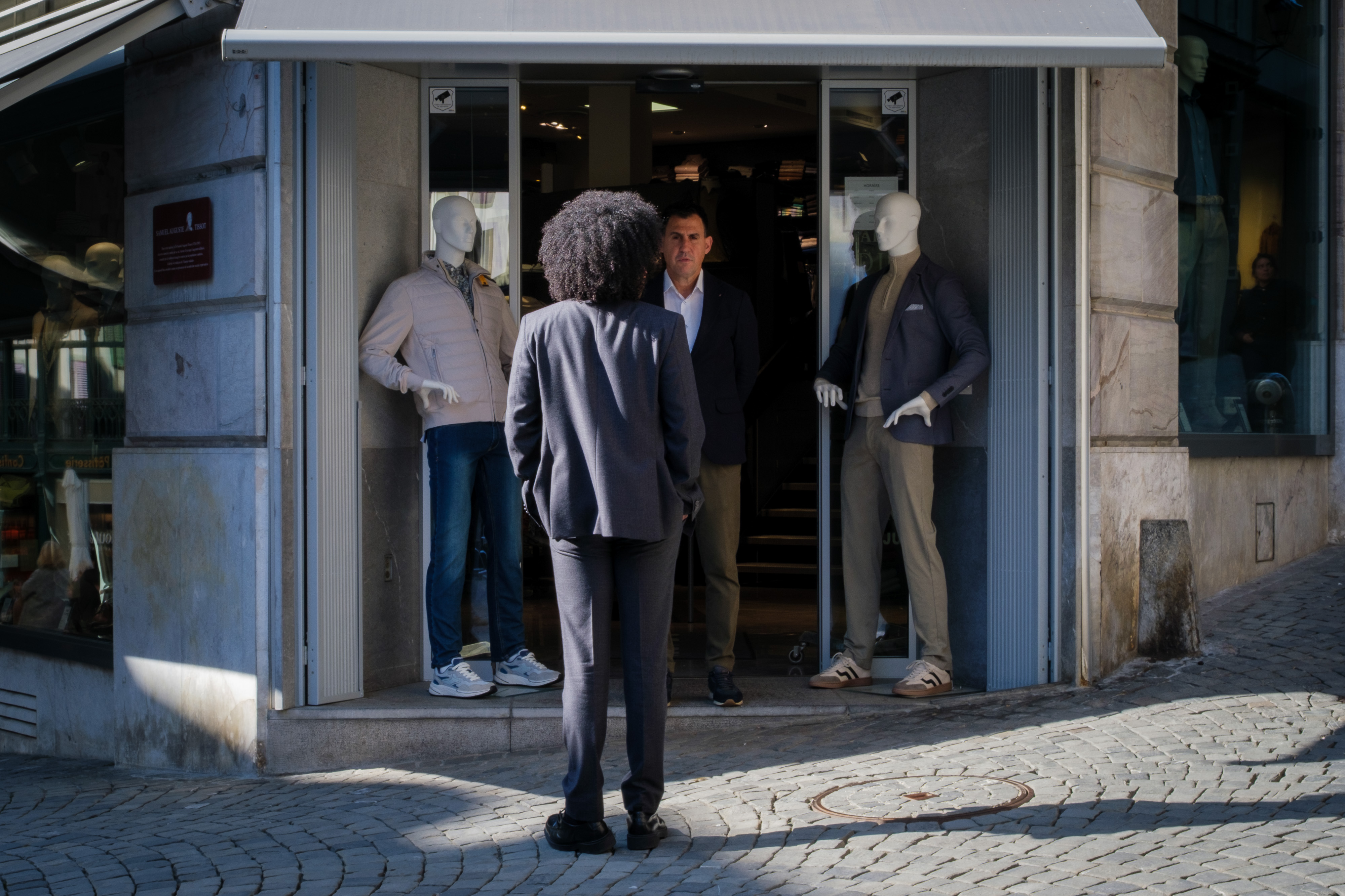 Costumes 4 pièces (photojournala__e 2591) par Anne Wyrsch