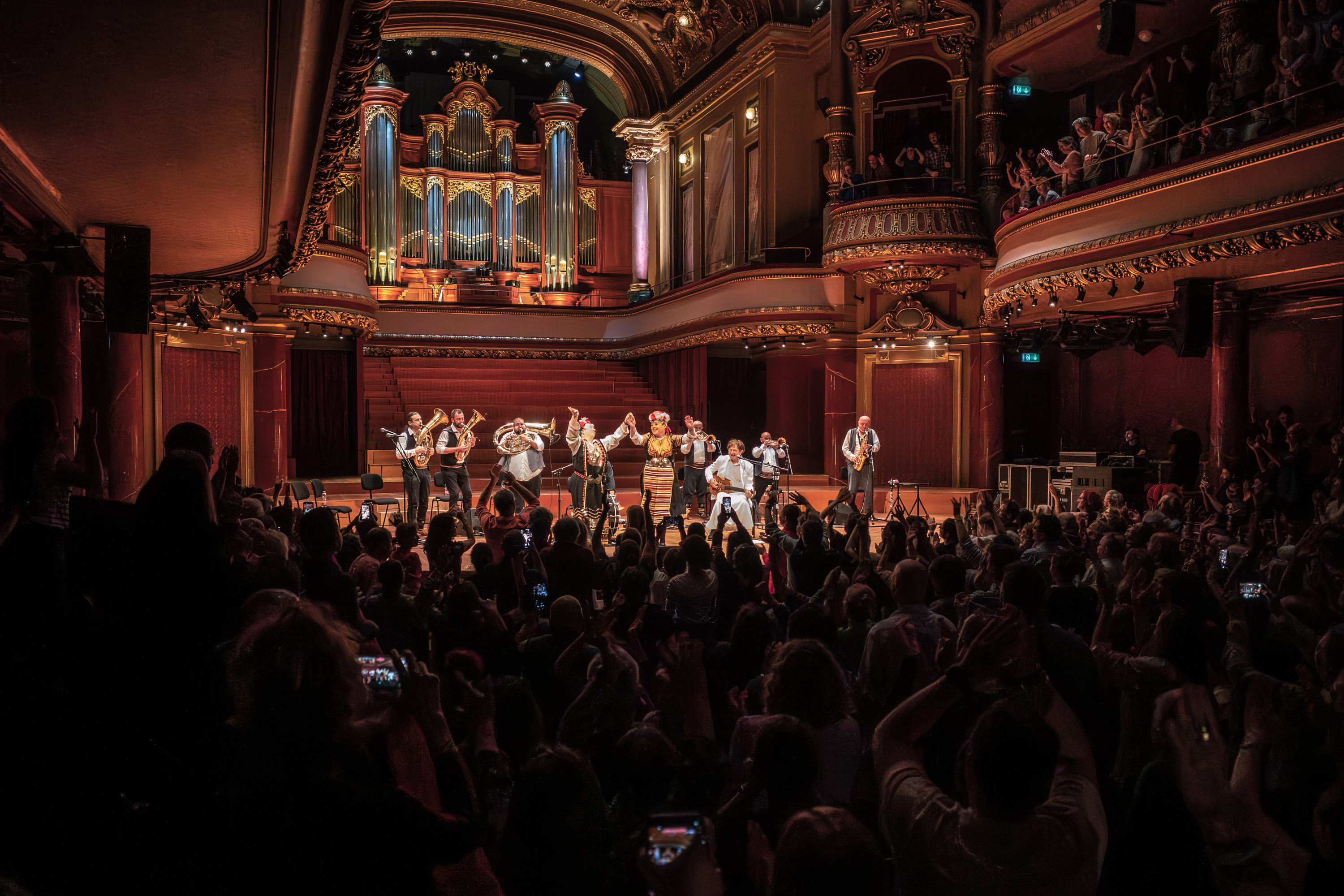 Bregovic met le feu au lac par Francis Traunig