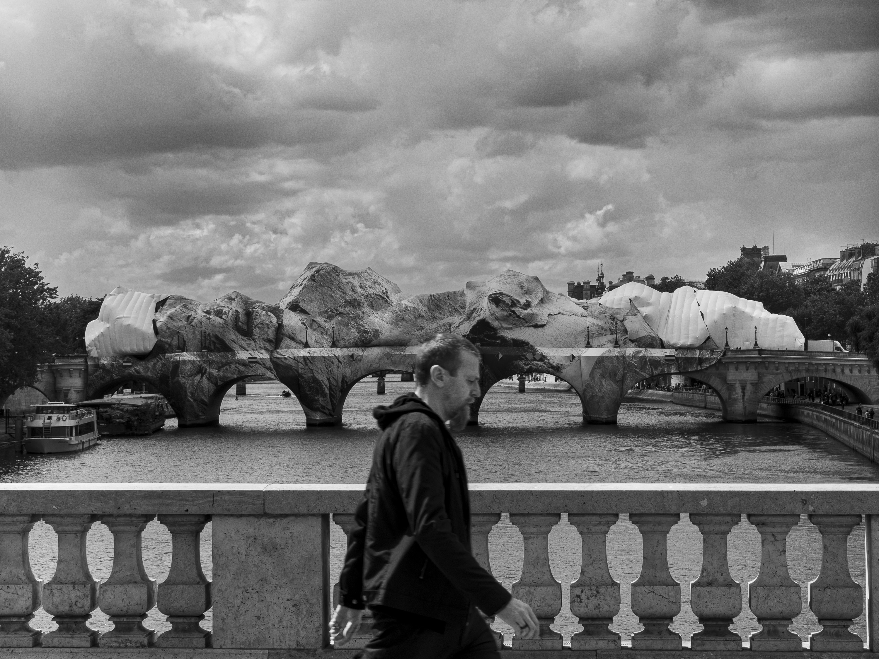 Montagne urbaine par Yona Tobler