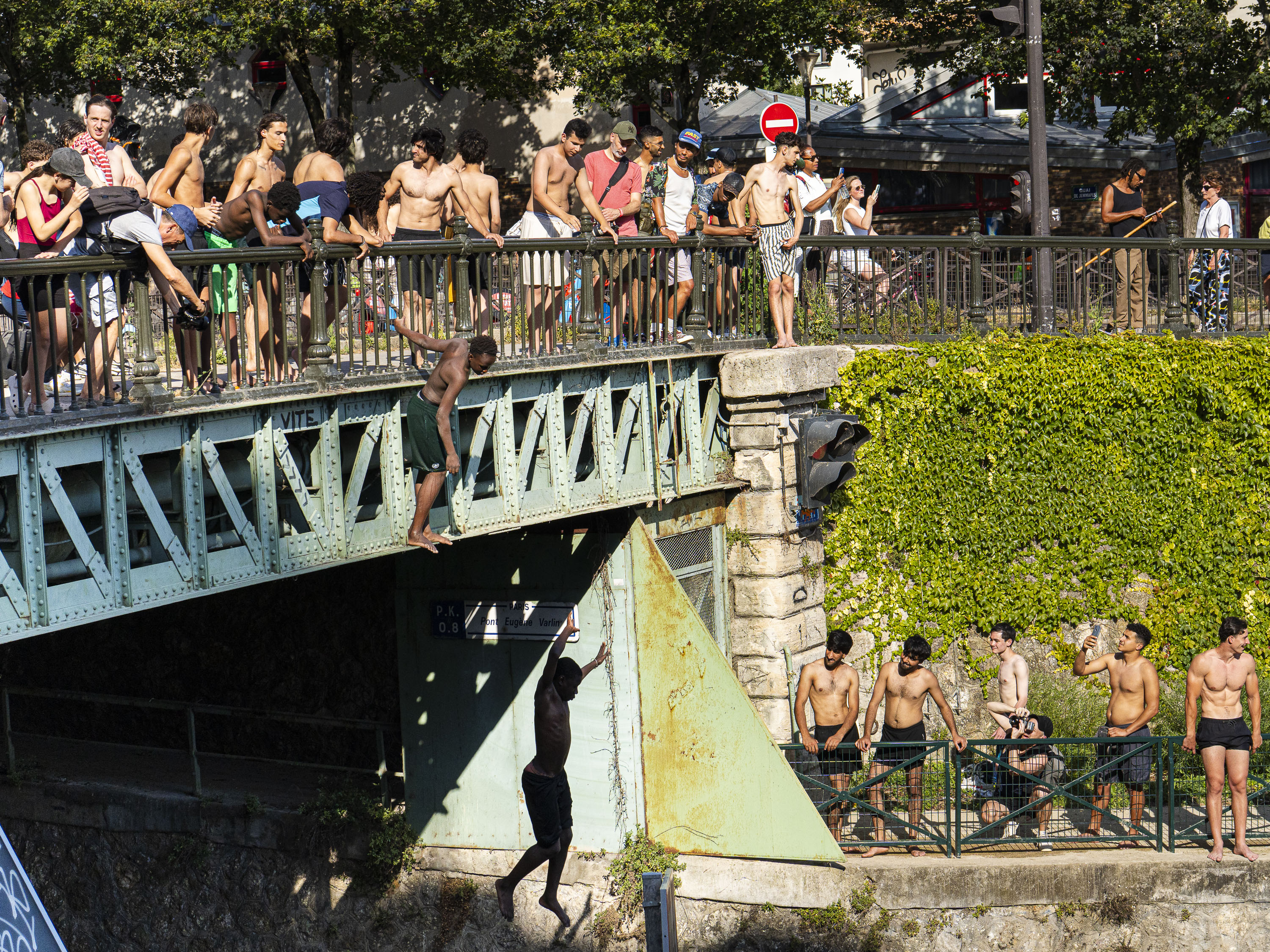 Paris se baigne, enfin ! par Yona Tobler