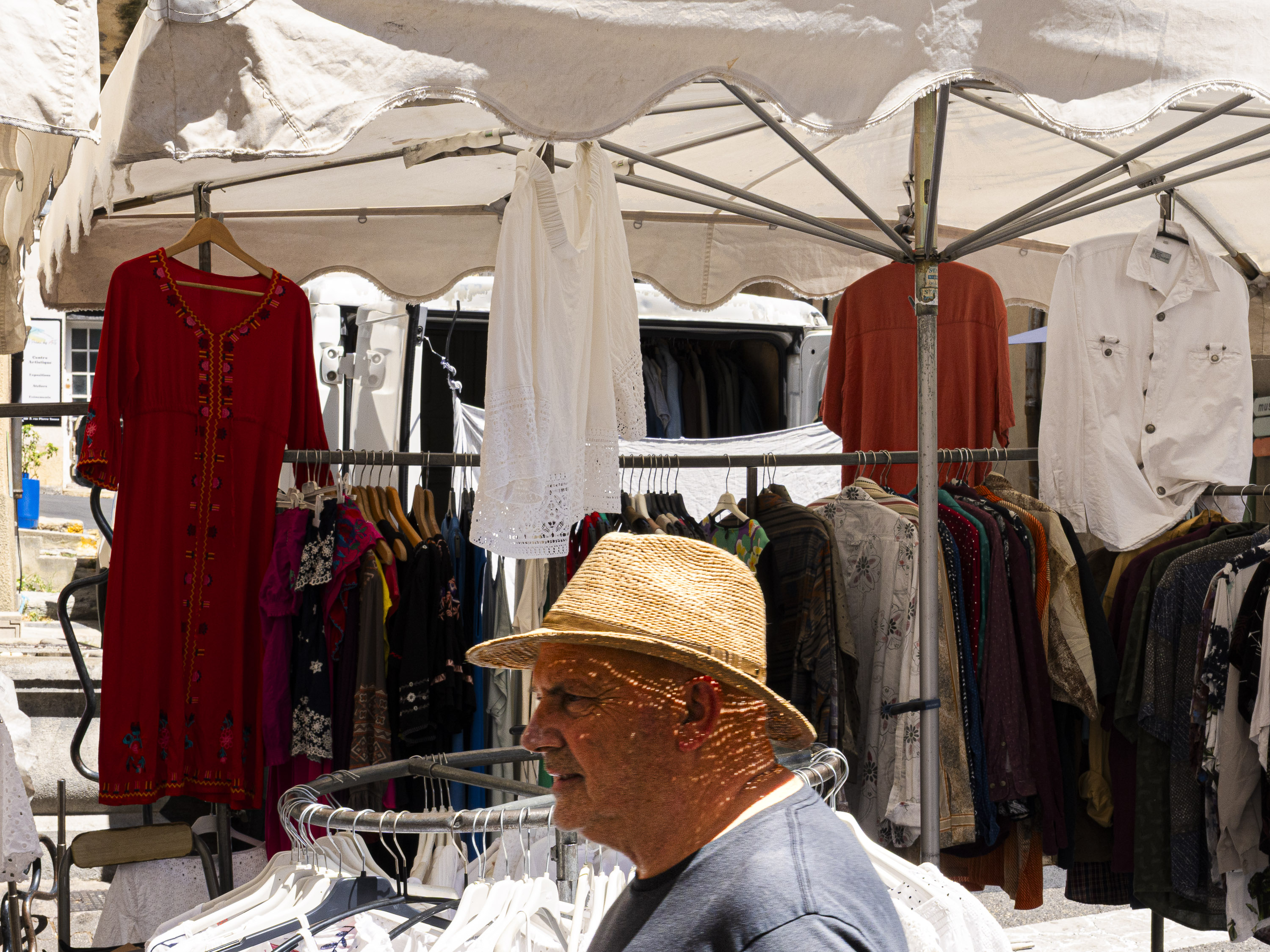 Ambiance marché par Yona Tobler