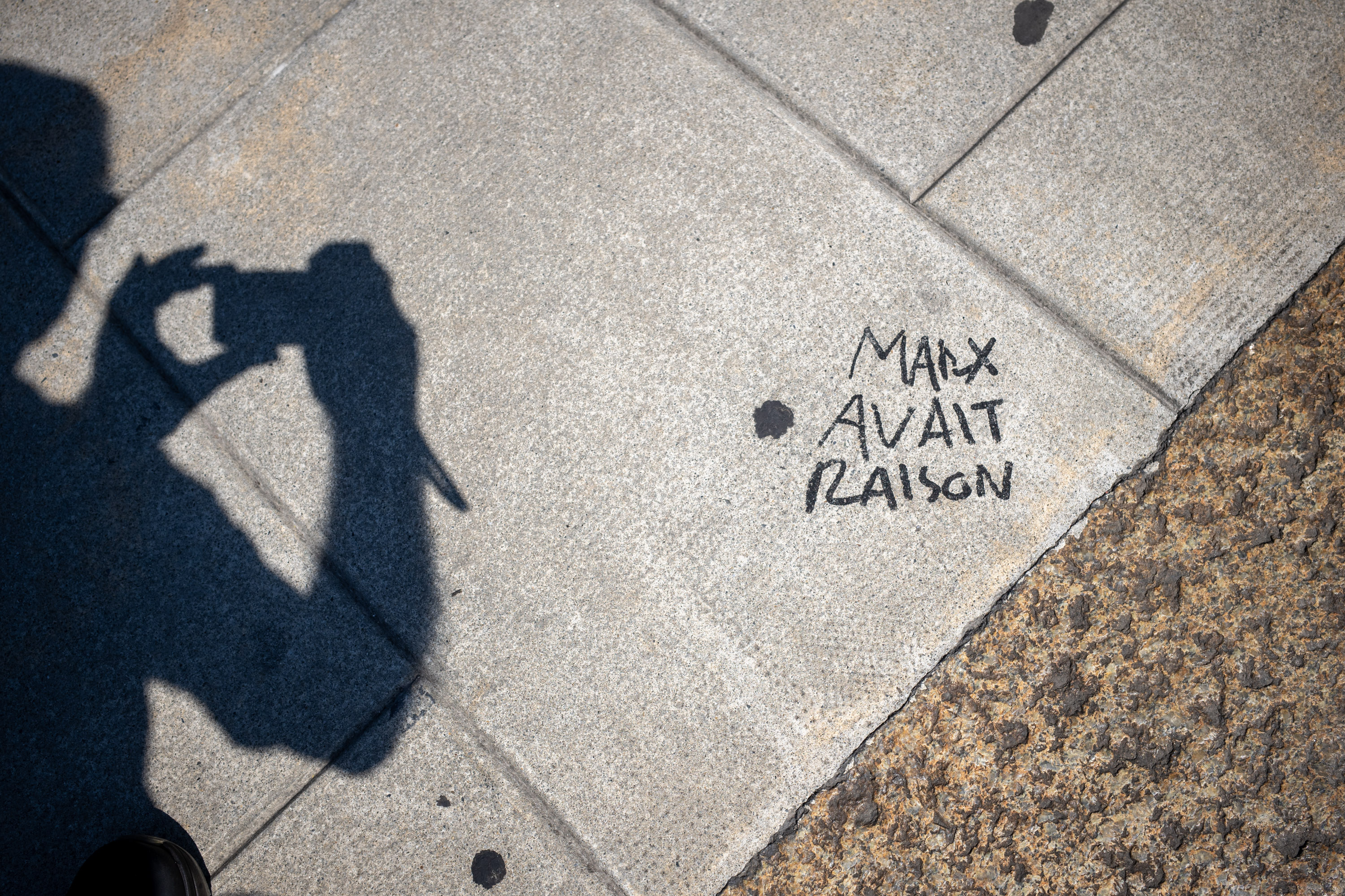 … ma mère aussi. par Francis Traunig
