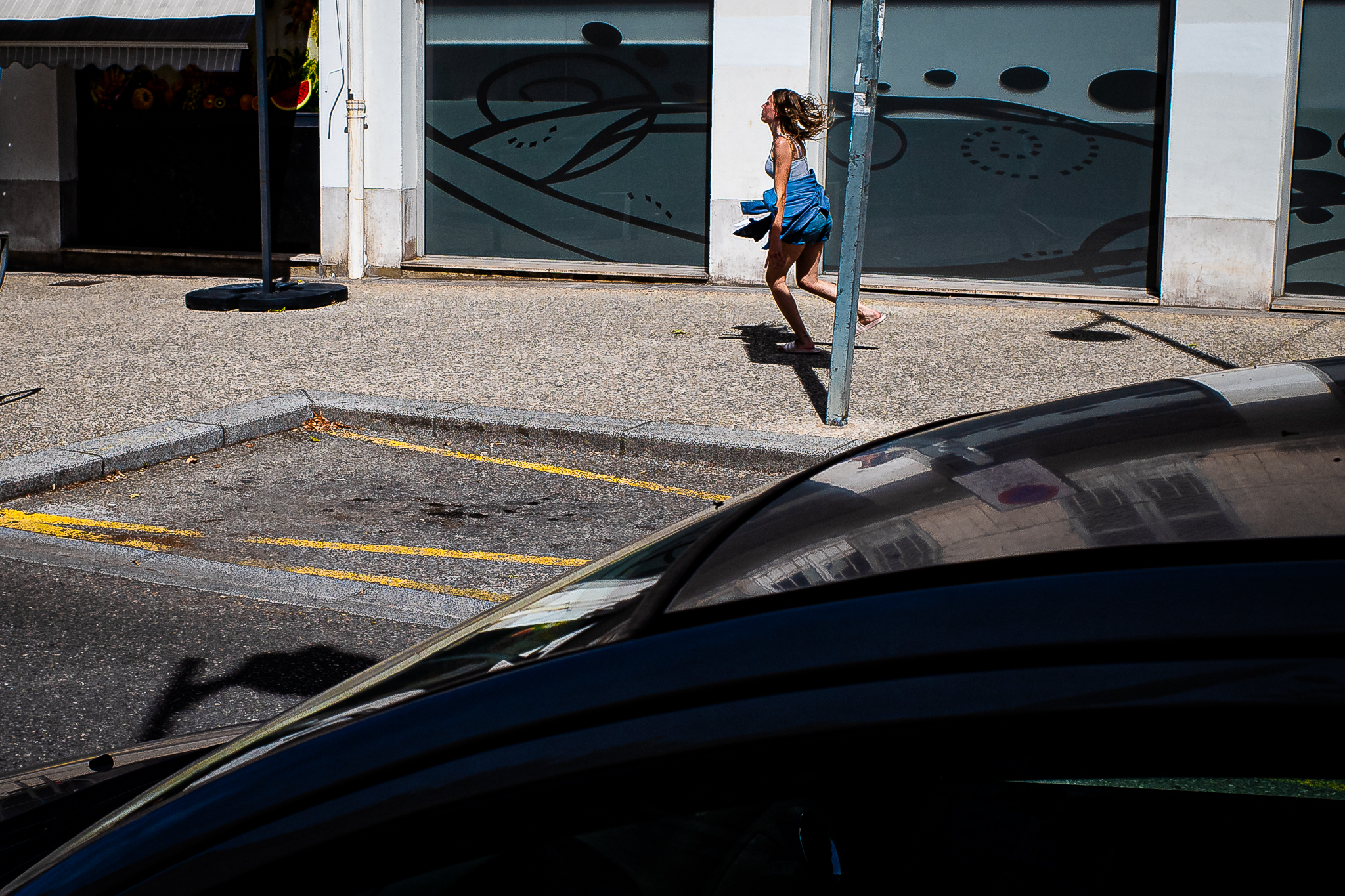 Sur le trottoir d&rsquo;en face par Gérard Dubois