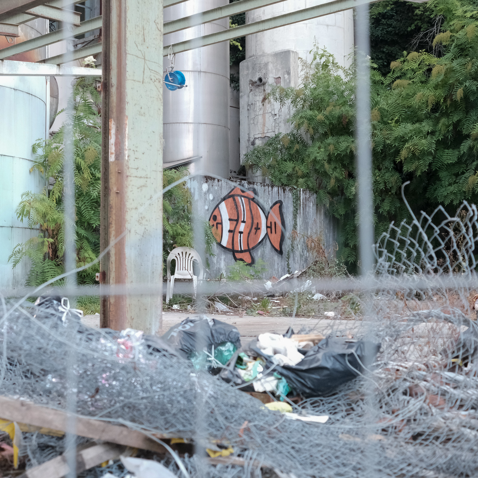 La pêche en urbex (photojournala__e 2696) par Anne Wyrsch